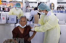 Laos alienta a sus pobladores a inyectarse dosis de refuerzo contra la COVID-19