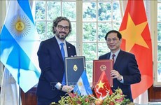 Vietnam y Argentina abogan por promover cooperación multifacética  