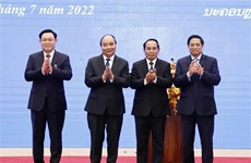 Altos dirigentes vietnamitas reciben órdenes de Laos