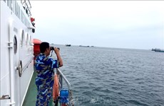 Otros cinco tripulantes vietnamitas rescatados después de largo tiempo desaparecidos en el mar