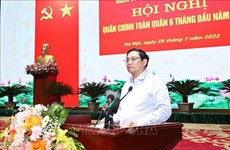 Premier vietnamita asiste a conferencia sobre el trabajo político en el Ejército