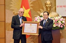 Vietnam entrega Medalla de Amistad al ex secretario general de la UIP