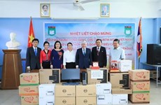 Vietnam obsequia a Escuela Bilingüe laosiana-vietnamita Nguyen Du