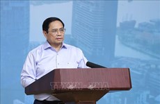 Premier vietnamita insta a elaborar plan de construcción de un millón de viviendas para trabajadores 