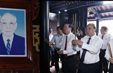Dirigentes vietnamitas rinden homenaje al difunto presidente del Consejo de Estado Vo Chi Cong 