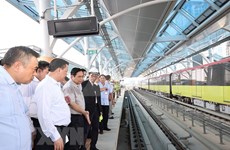 Premier vietnamita insta a acelerar la construcción de ferrocarril urbano Nhon-Hanoi 