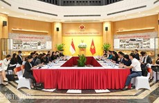 Vietnam y Singapur promueven cooperación en comercio, economía digital y energía