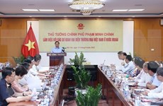 Premier vietnamita se reúne con agencias de representación comercial nacional en exterior
