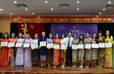  Buscan mejorar habilidades de profesores vietnamitas de lengua materna en exterior