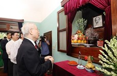 Secretario general del PCV rinde tributo al Presidente Ho Chi Minh