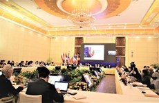 Ministros de ASEAN y socios debaten para impulsar vínculos económicos 