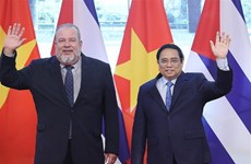 Primer ministro vietnamita sostiene conversación con su homólogo cubano 