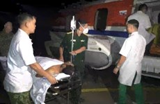 Trasladan paciente desde distrito isleño a Ciudad Ho Chi Minh por helicóptero