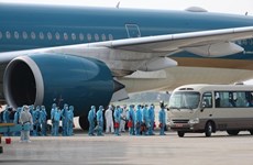 Más exfuncionarios vietnamitas arrestados por escándalo de soborno en vuelos de repatriación 