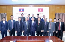 Comités de Paz de Vietnam y Laos robustecen relaciones