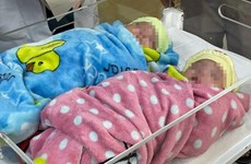En Vietnam sobreviven dos gemelos prematuros con peso de sólo 500 gramos