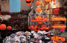 Mercado de juguetes de Halloween recobra su brío habitual en Hanoi