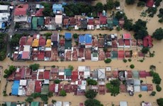 Presidente de Filipinas inspecciona zonas afectadas por desastre