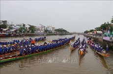 Tra Vinh celebra Festival de Ok Om Bok con regata de barcos 