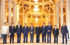 Premier vietnamita y dirigentes de países de la ASEAN se reúnen con el Rey de Camboya 