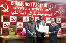 Partidos comunistas de Vietnam e India fomentan cooperación 
