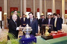 Presidente parlamentario vietnamita resalta amistad con Camboya