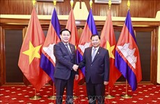 Presidente del Parlamento vietnamita se reúne con titular del Senado de Camboya