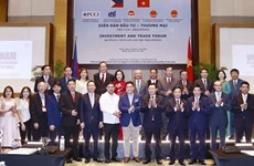 Titular del Parlamento vietnamita asiste al Foro de Inversión y Comercio Vietnam-Filipinas