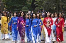 Festival Ao Dai de Turismo de Hanoi atrae más de 30 mil visitantes