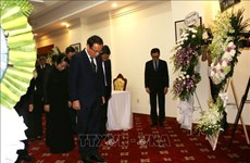 Dirigentes de Ciudad Ho Chi Minh rinden homenaje al exlíder chino Jiang Zemin 