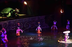 Presentan marionetas acuáticas vietnamitas al público francés