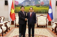 Director de la Academia Política Nacional de Ho Chi Minh realiza visita a Laos