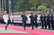 Ministro de Defensa de Laos realiza visita oficial a Vietnam