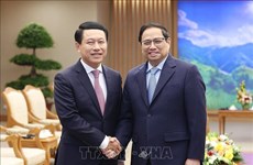 Premier vietnamita entrevista con dirigente laosiano