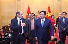 Dirigente partidista de Vietnam recibe a nuevo embajador de la India