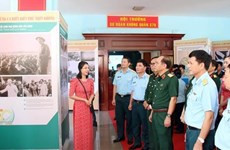 En Ciudad Ho Chi Minh exposición marca el 50 aniversario del triunfo “Dien Bien Phu en el aire”