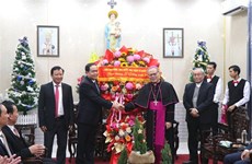 Dirigente parlamentario vietnamita felicita a Arquidiócesis de Hue por Navidad