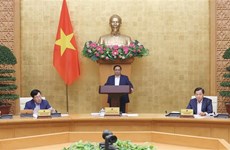 Primer ministro de Vietnam preside reunión de gobierno sobre elaboración de leyes