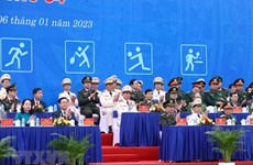Presidente del Parlamento vietnamita asiste a Festival deportivo de Guardia de Policía Popular 