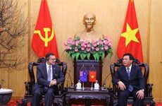  Dirigente partidista vietnamita recibe a nuevo embajador de Australia