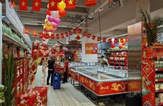 Presentan productos más conocidos de Vietnam en supermercados franceses