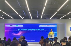 Coloquio sobre tendencia de transformación digital para la industria publicitaria de Vietnam 