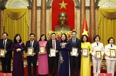 Homenaje a los trabajadores de salud sobresalientes con motivo del Día del Médico de Vietnam