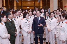 Máximo dirigente legislativo vietnamita enaltece aportes de mujeres policíacas