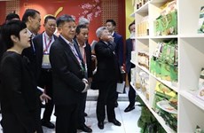 Vietnam y Singapur por mejorar nexos comerciales 