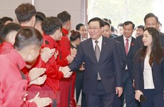 Presidente del Parlamento vietnamita trabaja con autoridades de Hung Yen