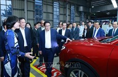 Primer ministro pide a la multinacional Ford ampliar su inversión en Vietnam