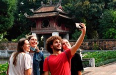 Casi un millón de turistas extranjeros visitan Hanoi en tres meses 