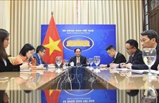 Canciller vietnamita sostiene conversación telefónica con su homólogo chino