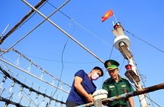 Supervisión estrecha de equipos de monitoreo de cruceros para luchar contra pesca ilegal